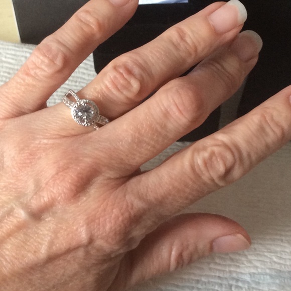 HOLD Kay Jewelers White Sapphire Ring - Picture 6 of 8